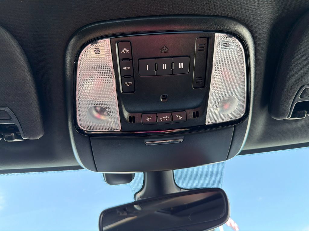 Used 2024 Dodge Durango GT AWD/4WD image 29