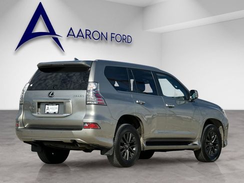 Used 2023 Lexus GX 460 Premium w/ Premium Package image 6