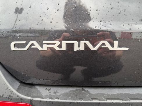 Used 2026 Kia Carnival FWD image 32