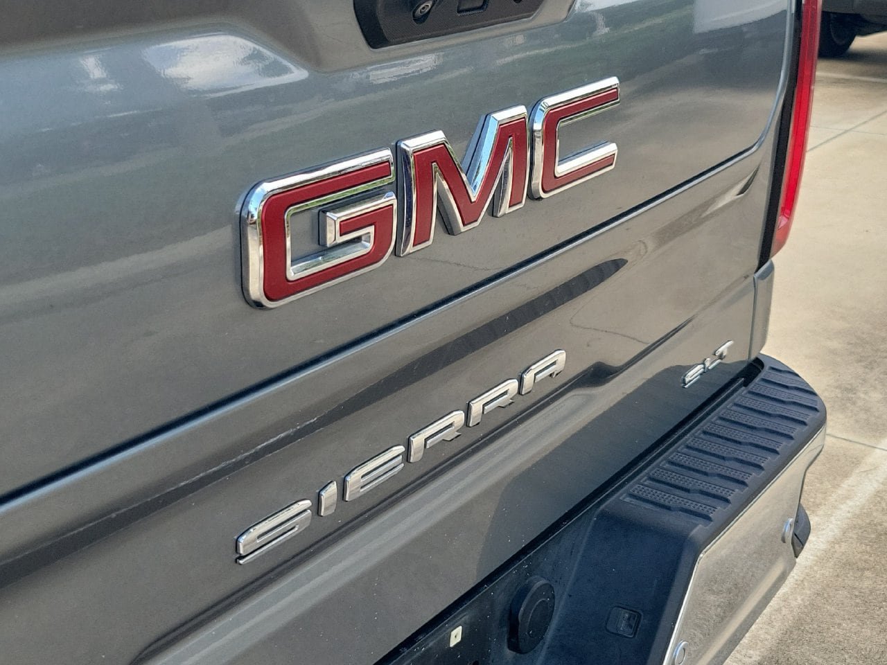 Used 2023 GMC Sierra 1500 SLT w/ SLT Premium Package AWD/4WD image 6