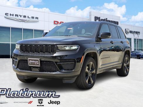 New 2024 Jeep Grand Cherokee Altitude image 2