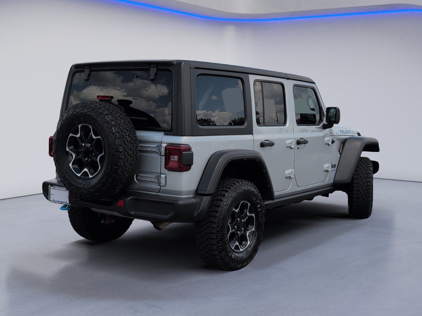 Used 2023 Jeep Wrangler Unlimited Rubicon 4xe AWD/4WD image 4