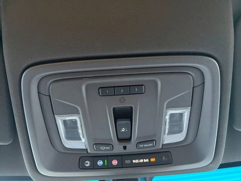 Used 2020 GMC Sierra 1500 SLT image 12