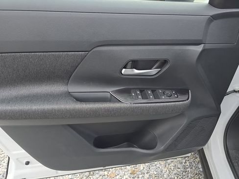 New 2026 Nissan Kicks SV w/ Cold Weather Package FWD image 17