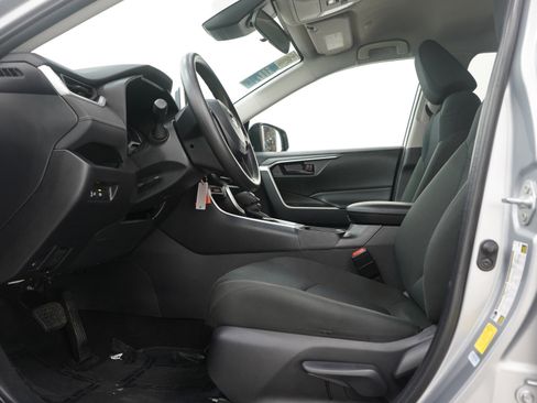 Used 2025 Toyota RAV4 LE AWD/4WD image 24