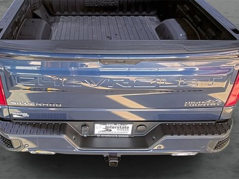 Used 2022 Chevrolet Silverado 1500 High Country w/ Z71 Off-Road Package image 11