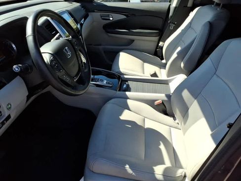 Used 2017 Honda Pilot Touring image 11