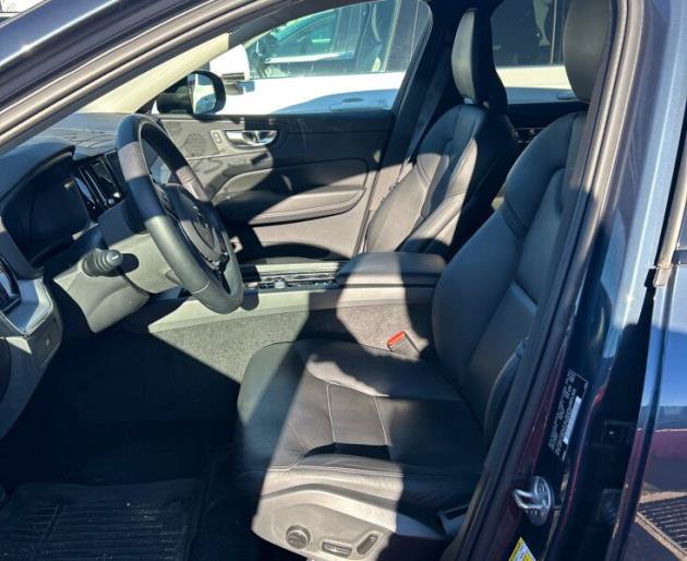 Used 2024 Volvo XC60 B5 Core w/ Protection Package Premier AWD/4WD image 5