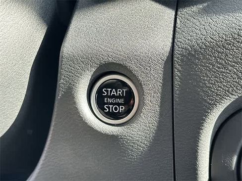 Used 2023 Nissan Frontier SV w/ SV Convenience Package image 10