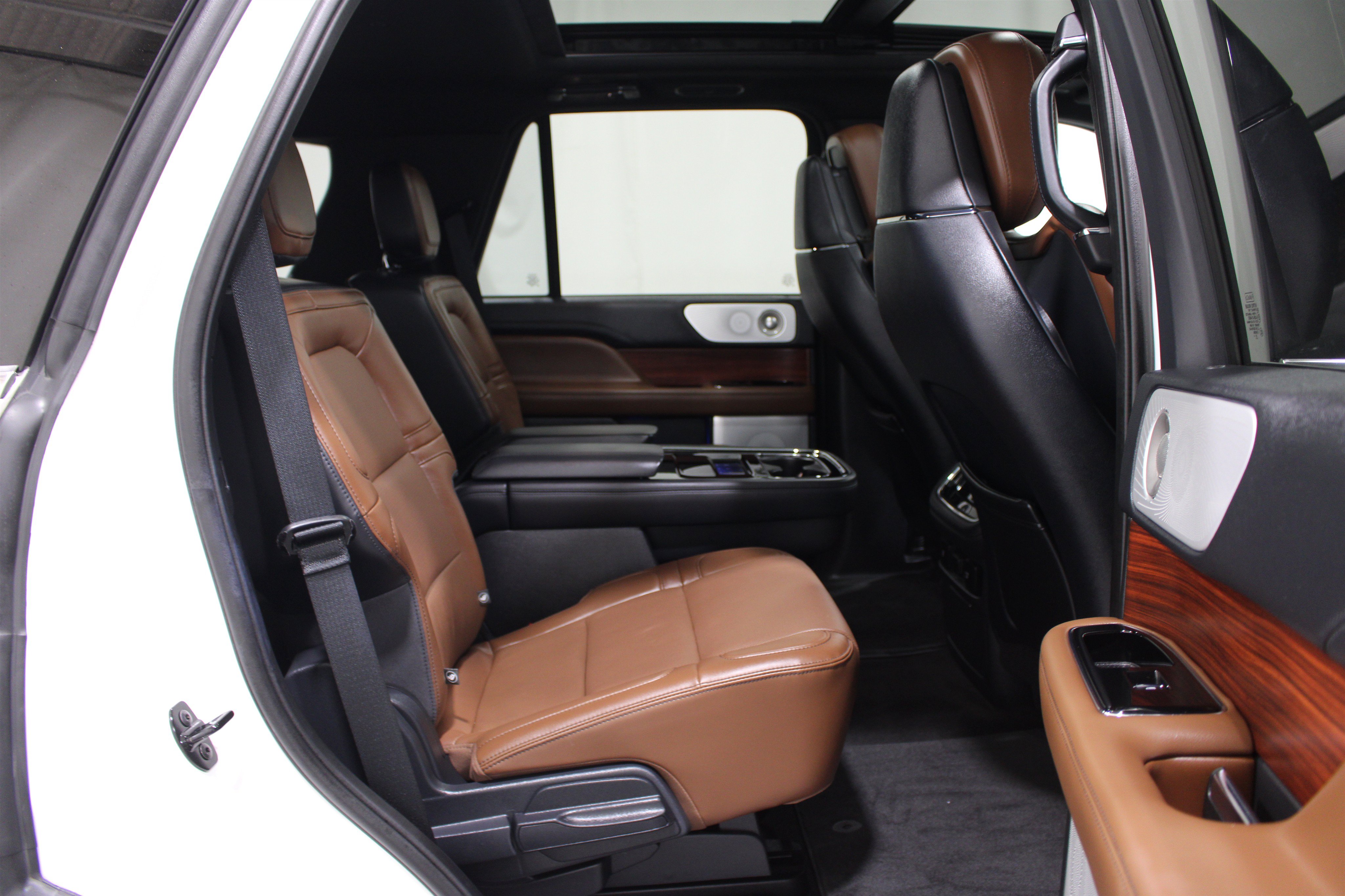 Certified 2024 Lincoln Navigator Reserve AWD/4WD image 27