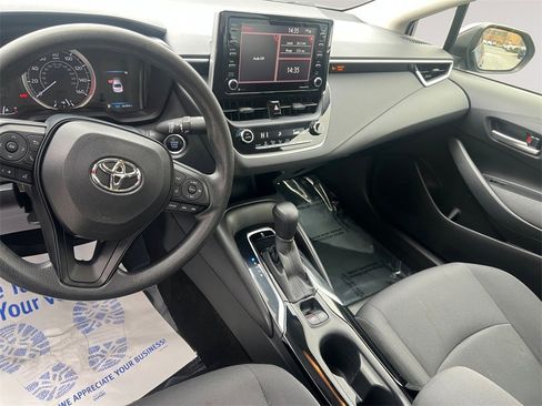 Used 2021 Toyota Corolla LE image 10