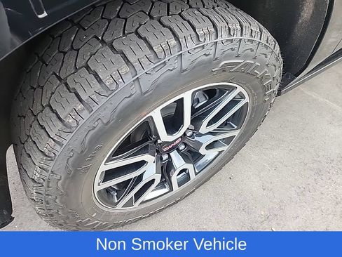 Used 2023 GMC Yukon AT4 w/ AT4 Premium Package AWD/4WD image 10