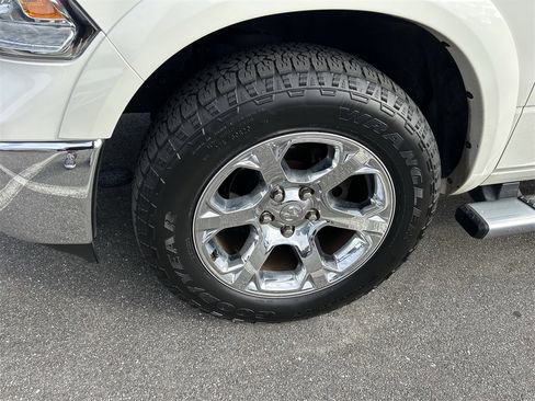 Used 2017 RAM 1500 Laramie w/ Convenience Group image 5