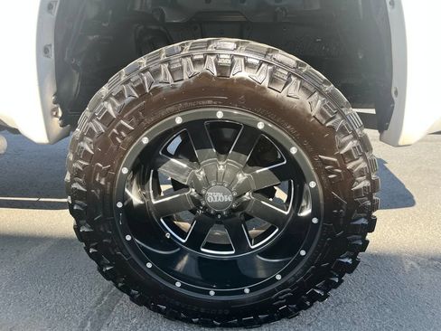 Used 2017 Toyota Tundra Platinum AWD/4WD image 9