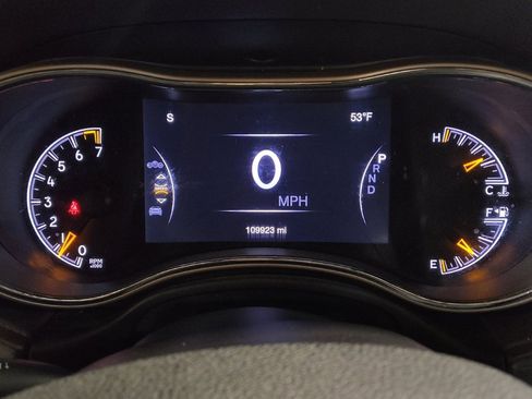 Used 2017 Jeep Grand Cherokee Limited image 23