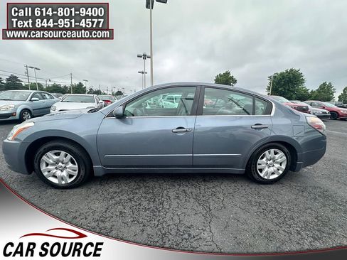 Used 2010 Nissan Altima 2.5 S FWD image 3