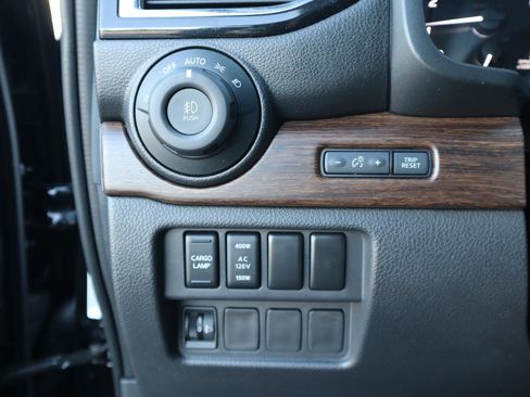 Used 2023 Nissan Titan Platinum Reserve w/ Moonroof Package image 45