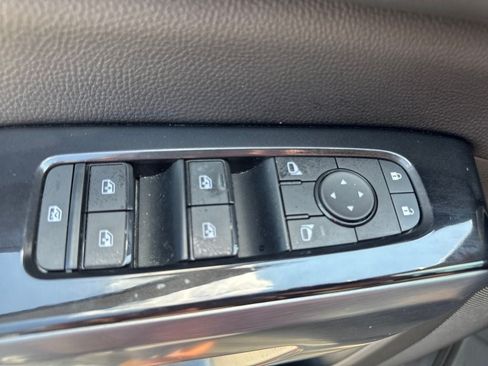 Used 2022 Nissan Pathfinder SL w/ SL Premium Package FWD image 17