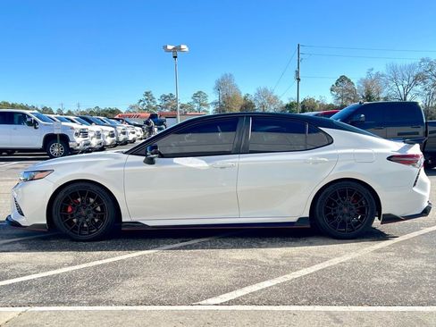 Used 2022 Toyota Camry XSE image 9