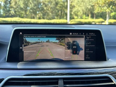 Used 2022 BMW 750i xDrive w/ Luxury Rear Seating Package image 23