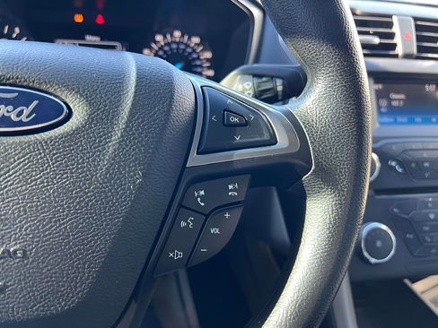 Used 2017 Ford Fusion SE FWD image 24