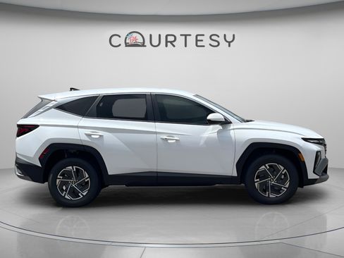 New 2026 Hyundai Tucson Blue SE AWD/4WD image 6