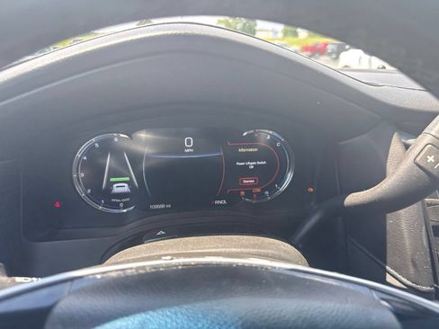 Used 2019 Cadillac Escalade ESV Luxury AWD/4WD image 21