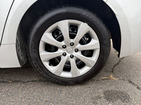 Used 2025 Toyota Corolla LE image 28