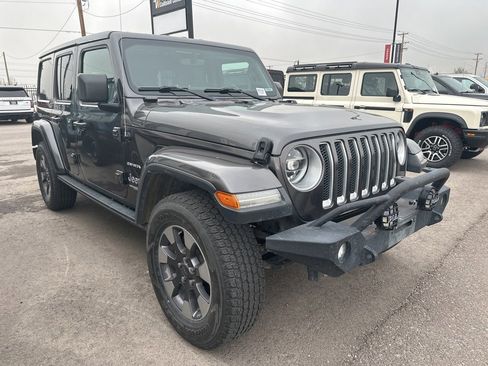 Used 2018 Jeep Wrangler Unlimited Sahara image 3