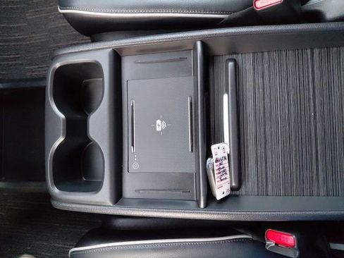 Used 2025 Honda Odyssey Touring image 24