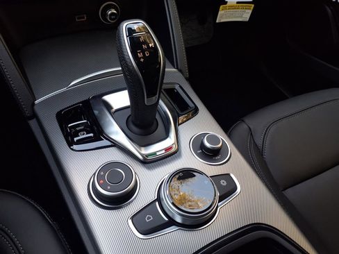 New 2025 Alfa Romeo Stelvio Sprint image 11