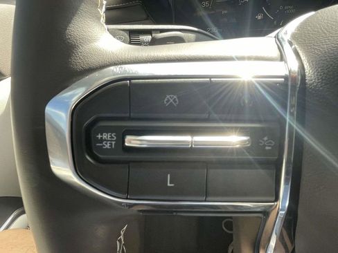 Used 2024 GMC Acadia Denali image 25