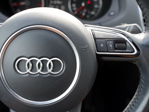 Used 2018 Audi Q3 2.0T Premium Plus AWD/4WD image 31