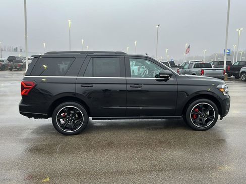 Used 2024 Ford Expedition Limited image 11