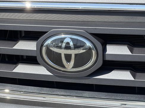 Used 2021 Toyota Tacoma SR5 RWD image 27