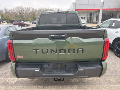 Used 2022 Toyota Tundra SR5 w/ Convenience Package image 5