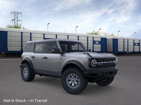 New 2025 Ford Bronco Badlands image 7