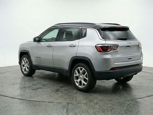 Used 2025 Jeep Compass Limited AWD/4WD image 6