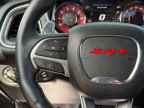 Used 2015 Dodge Challenger SRT Hellcat RWD image 20