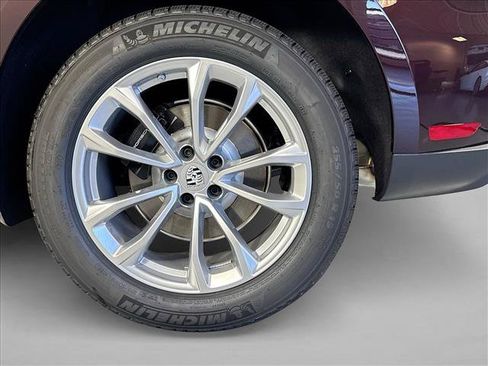 Used 2026 Porsche Macan AWD/4WD image 25