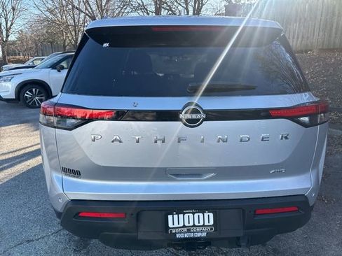 New 2025 Nissan Pathfinder SV w/ SV Premium Package image 6