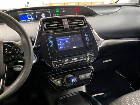 Used 2019 Toyota Prius LE image 8