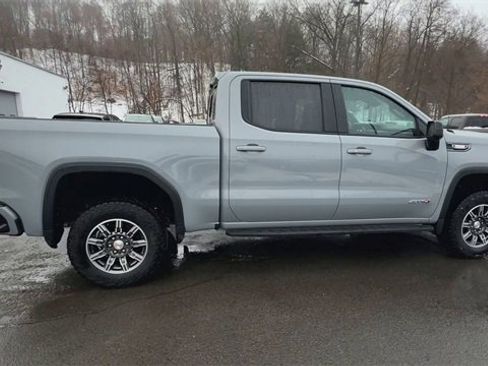 Used 2024 GMC Sierra 1500 AT4 w/ Technology Package image 9