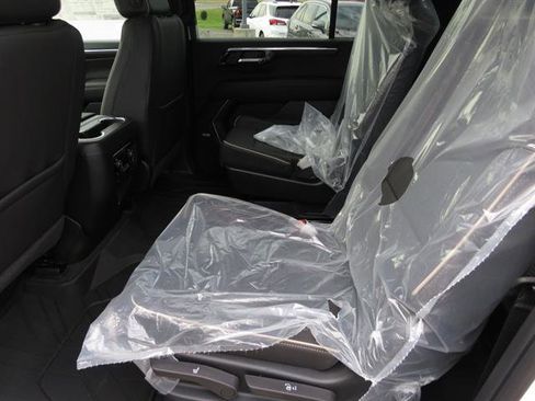 New 2025 Chevrolet Suburban Premier image 19