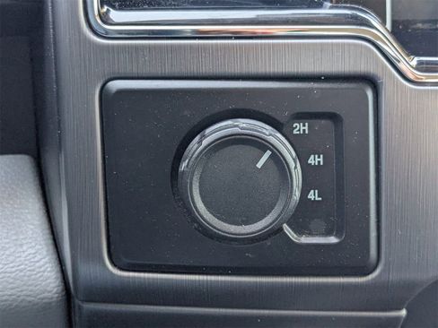 Used 2022 Ford F450 Limited w/ FX4 Off-Road Package image 27