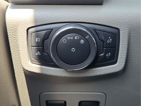 Used 2020 Ford F150 XLT w/ Equipment Group 302A Luxury AWD/4WD image 17