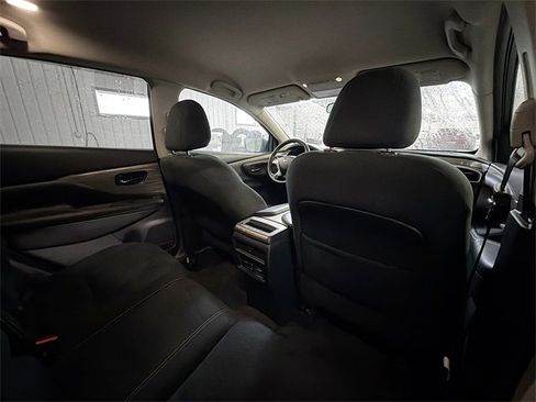 Used 2017 Nissan Murano S image 11