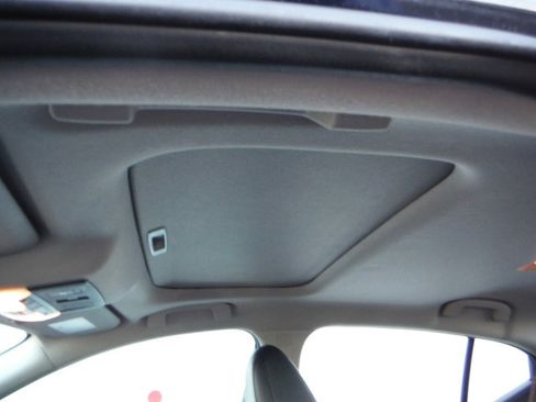 Used 2022 Nissan Sentra SR w/ SR Premium Package FWD image 10