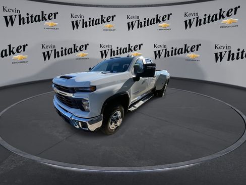 Certified 2026 Chevrolet Silverado 3500 LT w/ All Star Edition image 4