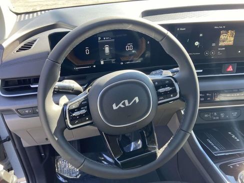 New 2026 Kia Carnival EX FWD image 15